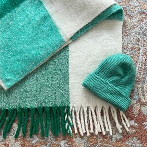 American Eagle Blanket Scarf and Beanie Bundle